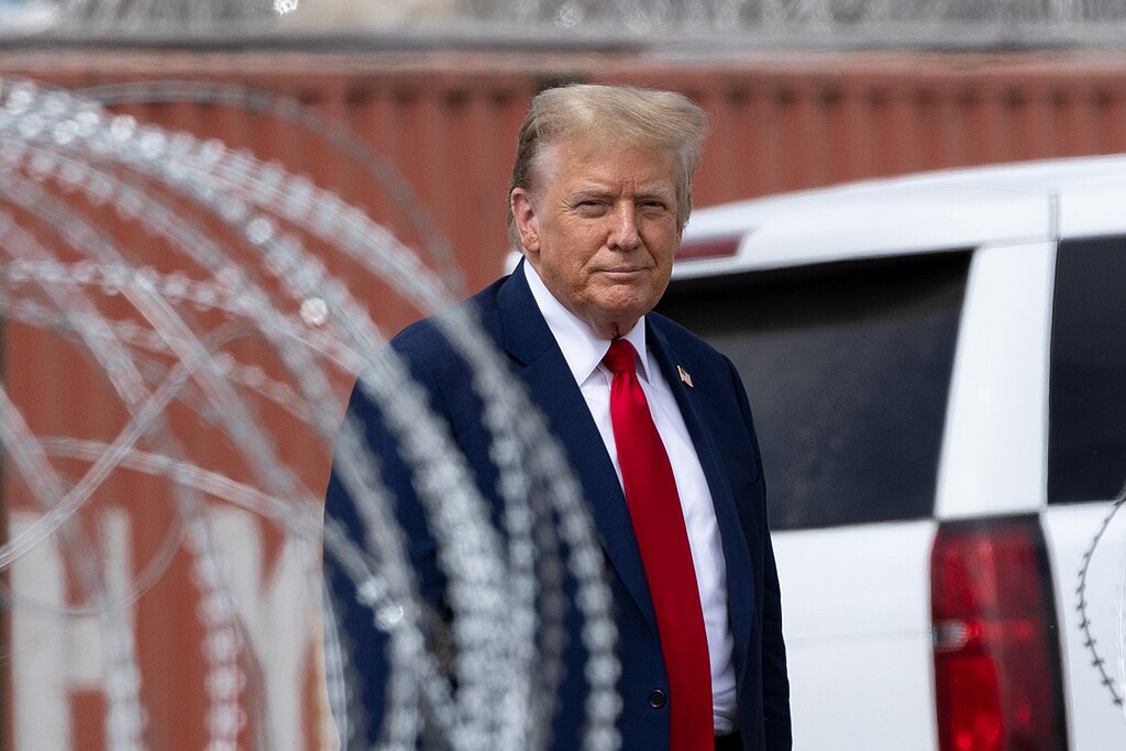 Доналд Трамп изјави дека ќе поднесе тужба од петнаесет милијарди долари против „Њујорк Тајмс“