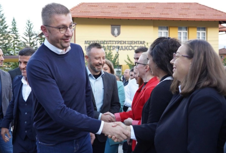 Мицкоски: Со црвените линии за Бугарија, Филипче подготвува ново предавство