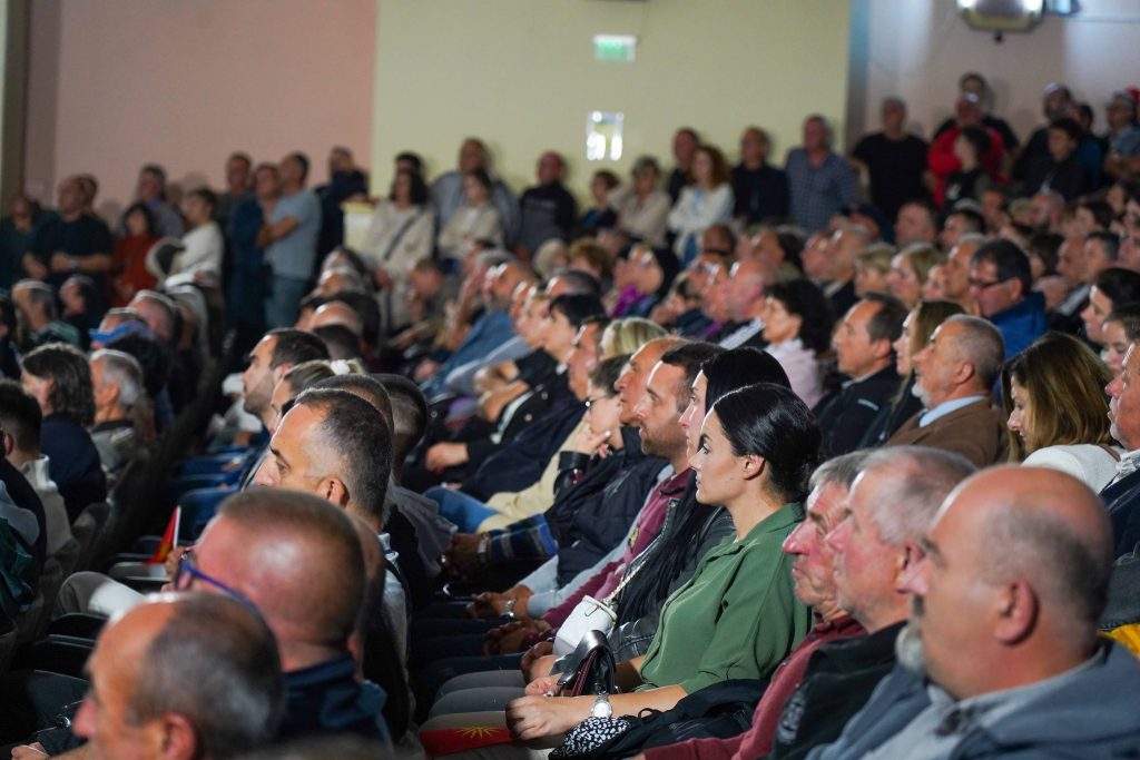 ВМРО-ДПМНЕ: На овие избори одлучуваме за микро светот во кој пораснавме, владеачката коалиција вечерва побара поддршка од Струга, Вевчани и Ресен