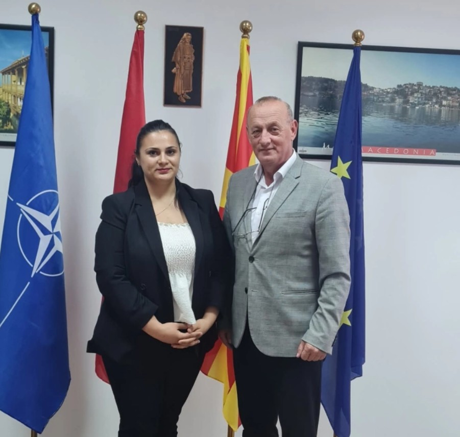 Амбасадорот Спахиу се сретна со претседателката на ВМРО ДПМНЕ – Албанија, Симонофски