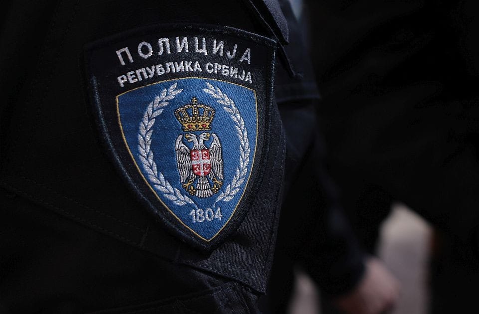 Голем број пријави за бомби во училишта низ Србија – Вработените и учениците се евакуирани
