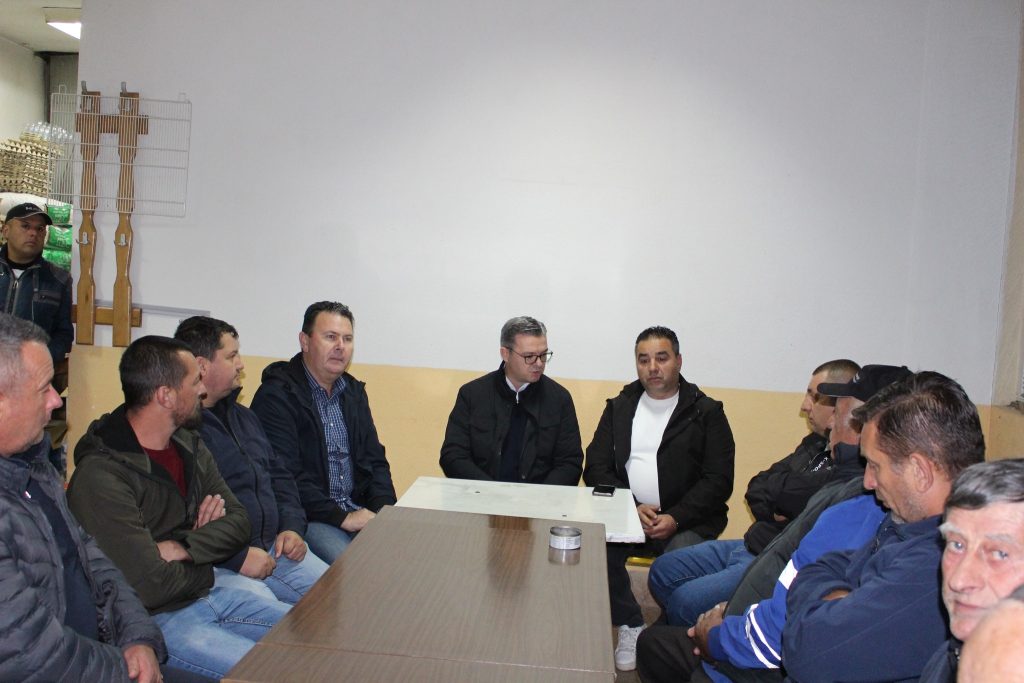 Посета на министерот за земјоделство, шумарство и водостопанство Цветан Трипуновски на Робово