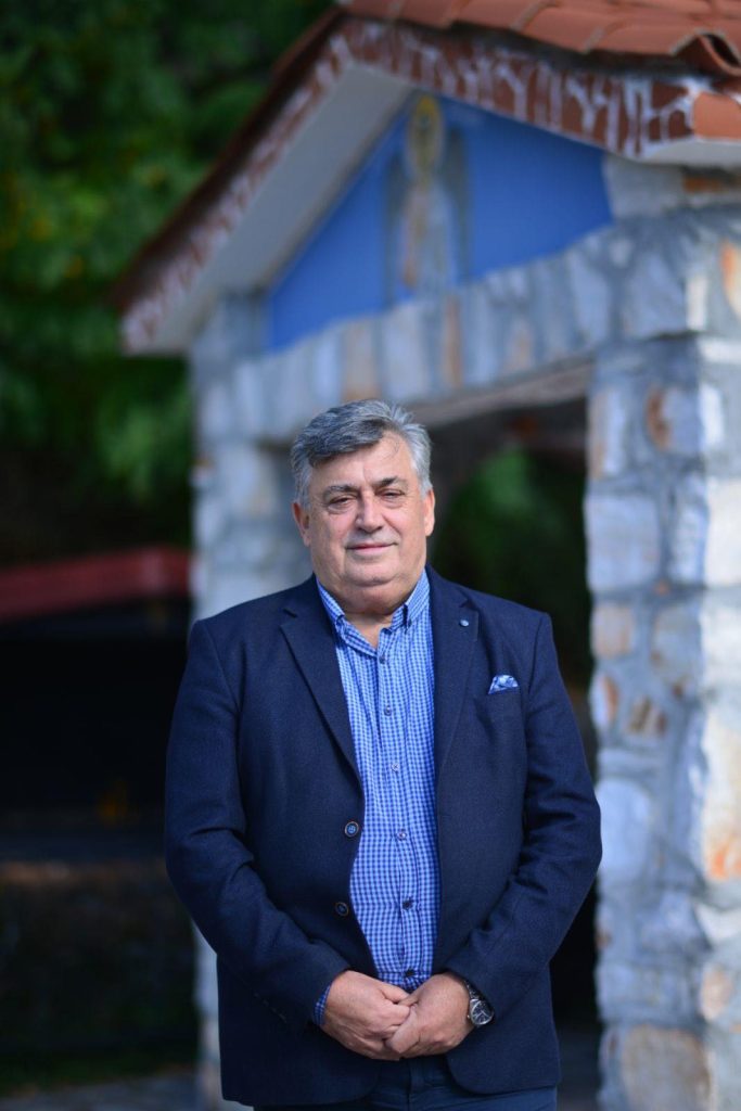 Независниот кандидат за градоначалник на Македонски Брод, Милосим Војнески, се повлече од трката