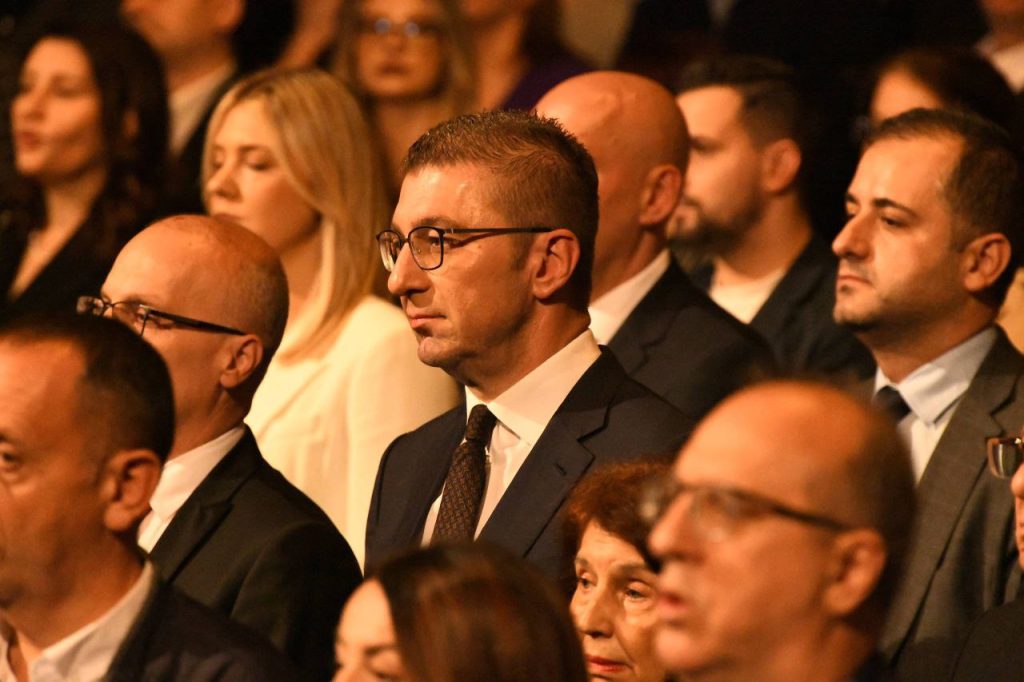 Коалиции се градат со вредности, а не со етнички поделби, му одговори Мицкоски на Касами