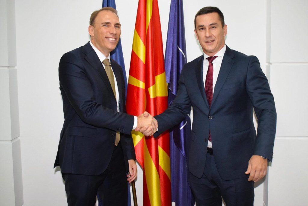 Директорот на Канцеларијата за безбедност на НАТО, Гејлен Нејс, во посета на АНБ