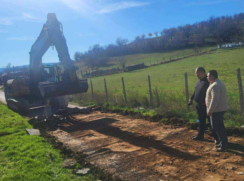 Започна со реализација проектот „Реконструкција и рехабилитација на локалниот пат Умлена -Робово“