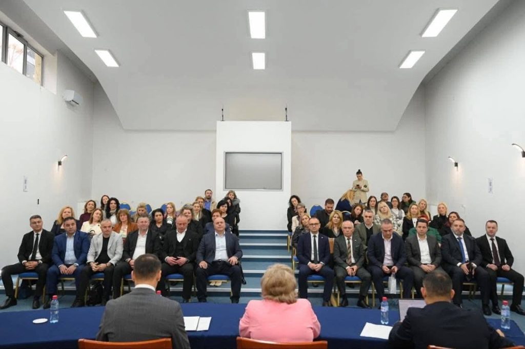 Општините Делчево, Берово и Пехчево дел од проектот„Инклузија на деца Роми, во јавните општински установи – детски градинки.