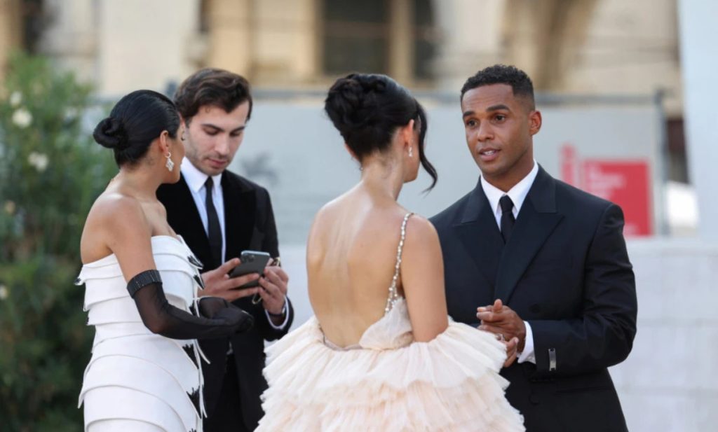 (Фото) „Златниот пресек“ го кажа своето: ова се топ 10 најатрактивни познати личности