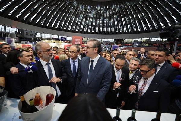 Стоилковиќ на отворањето на саемот „Винска визија – Отворен Балкан“