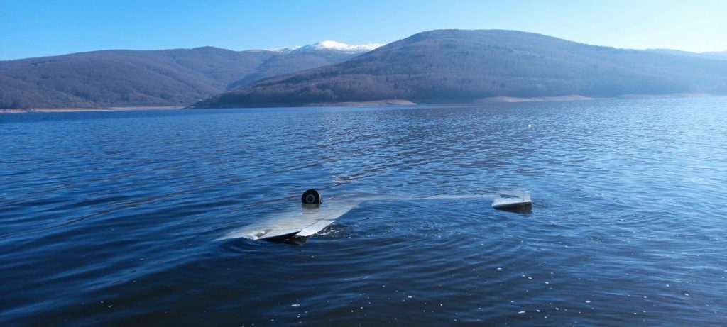 Се испитуваат причините за падот на авионот во Марвовско Езеро