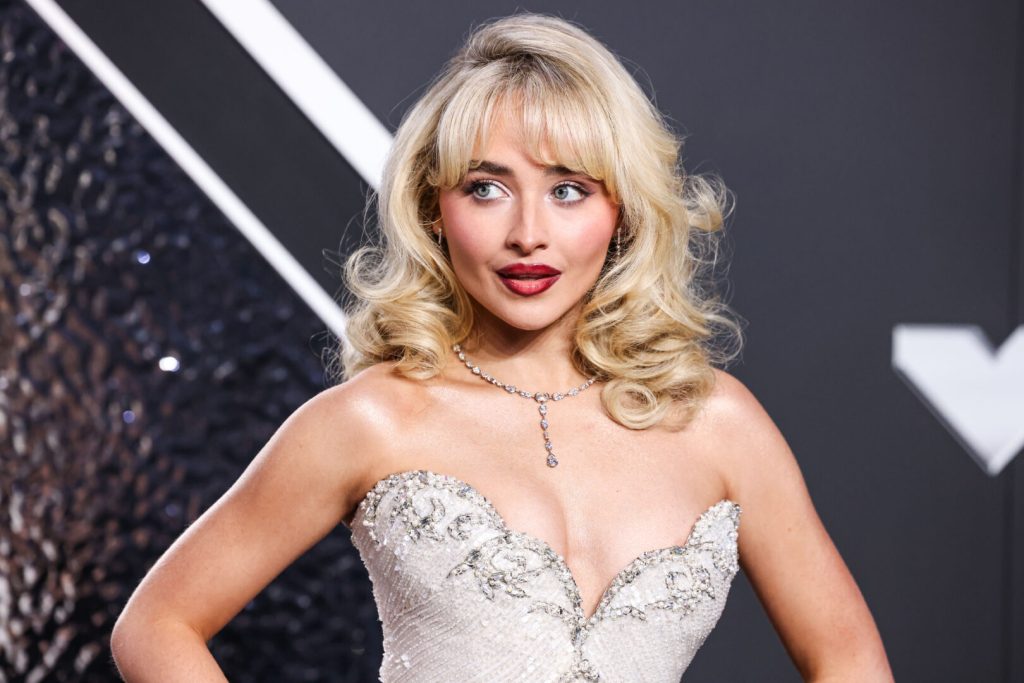 (Видео) Ја побарала фризурата на Сабрина Карпентер: стана вирален хит