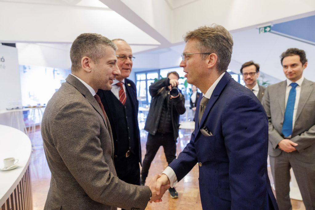 Македонија и Унгарија ги зајакнуваат врските за регионалниот развој