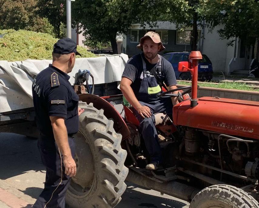 Државата тргнува во акција: Ќе се одземаат неисправни трактори на лице место!