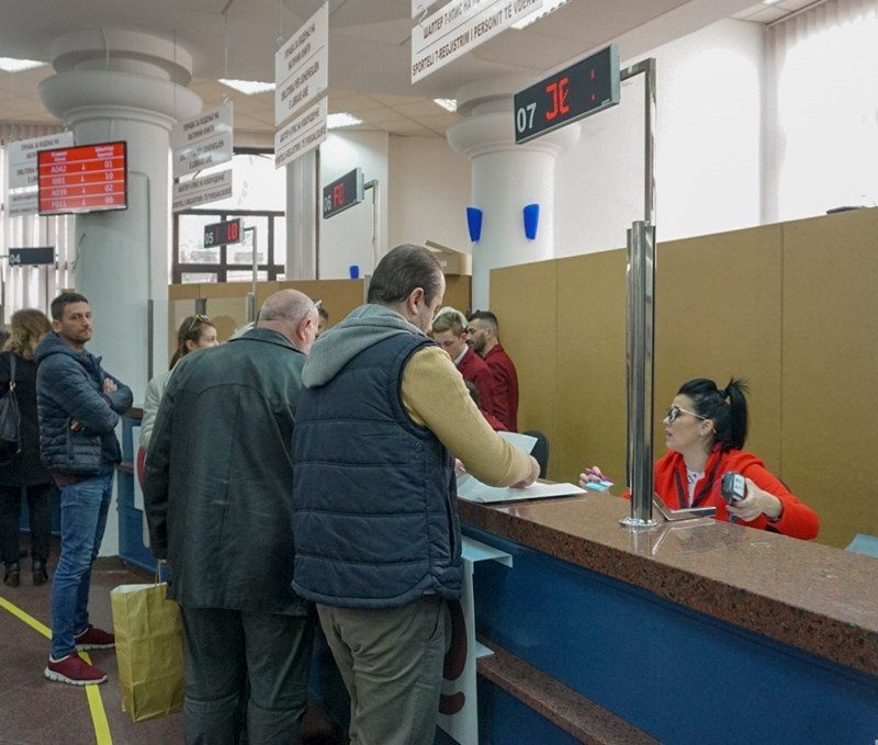 АНАЛИЗА: Во Тетово и Гостивар над 72% од вработените во јавниот сектор се Албанци, а во Арачиново 100%