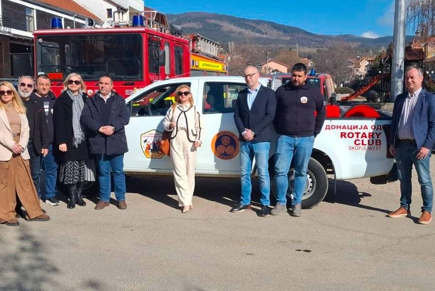 Теренско противпожарно возило донација за ДПД Пехчево од Rotary Club Skopje West