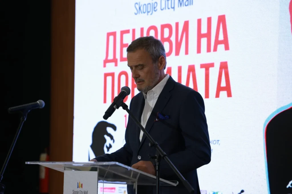 „Не умира и мртов памети поетот“ – белешки од вчерашното свечено отворање на Деновите на поезијата