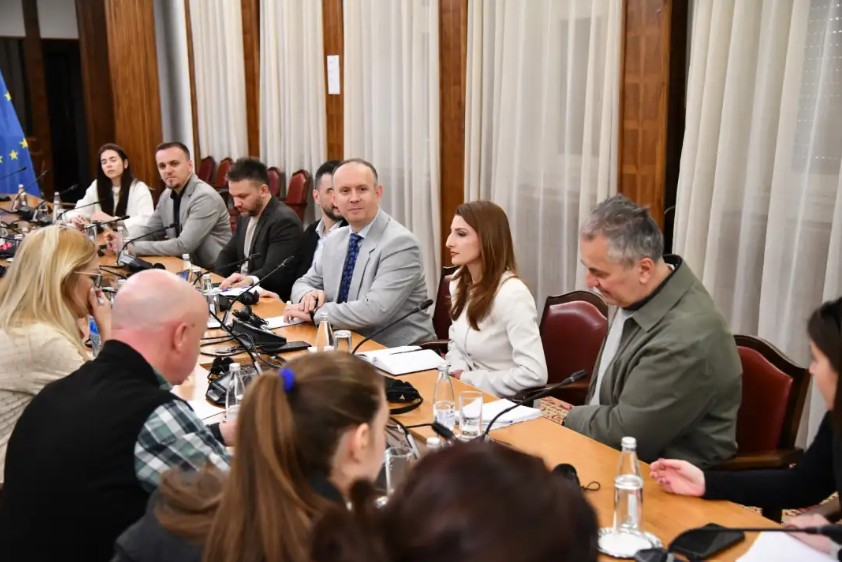 Гаши поддржува електронско гласање, доколку се овозможи идентификација на гласачите и тајност на гласањето