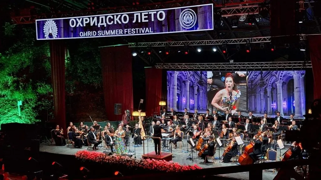 Охрид повторно живее во ритамот на уметноста, свечено беше отворено 66. издание на фестивалот „Охридско лето“